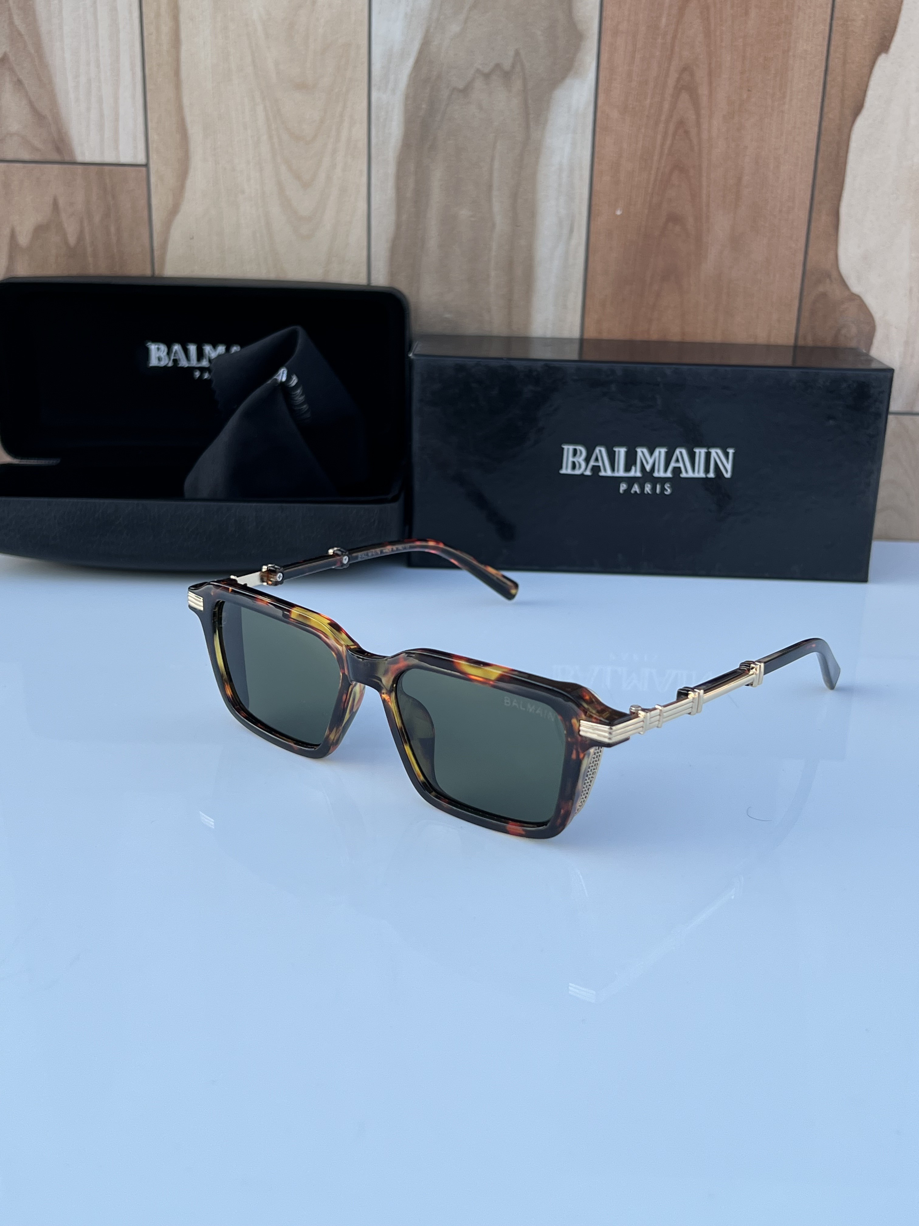 Balman_98086_tiger_green