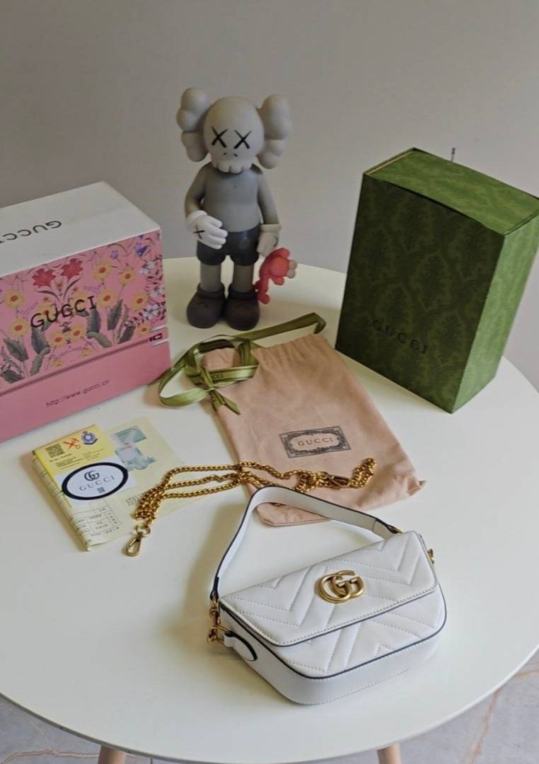 Guccci GG Marmont Triangle Matelasse Shoulder Bag With Double OG Box & Dust Bag (White - 658)