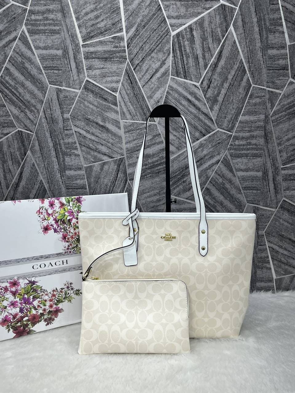 Coatch_City_Tote_With_OriginalBox_Wallet_Premium